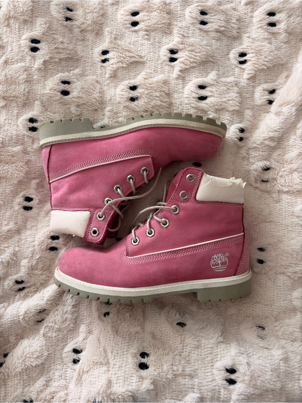 Timberland Woman’s Pink Lace-Up Ankle Boots